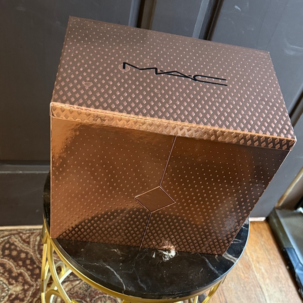 MAC Multicolor Advent Calendar Box EMPTY - Picture 2 of 6